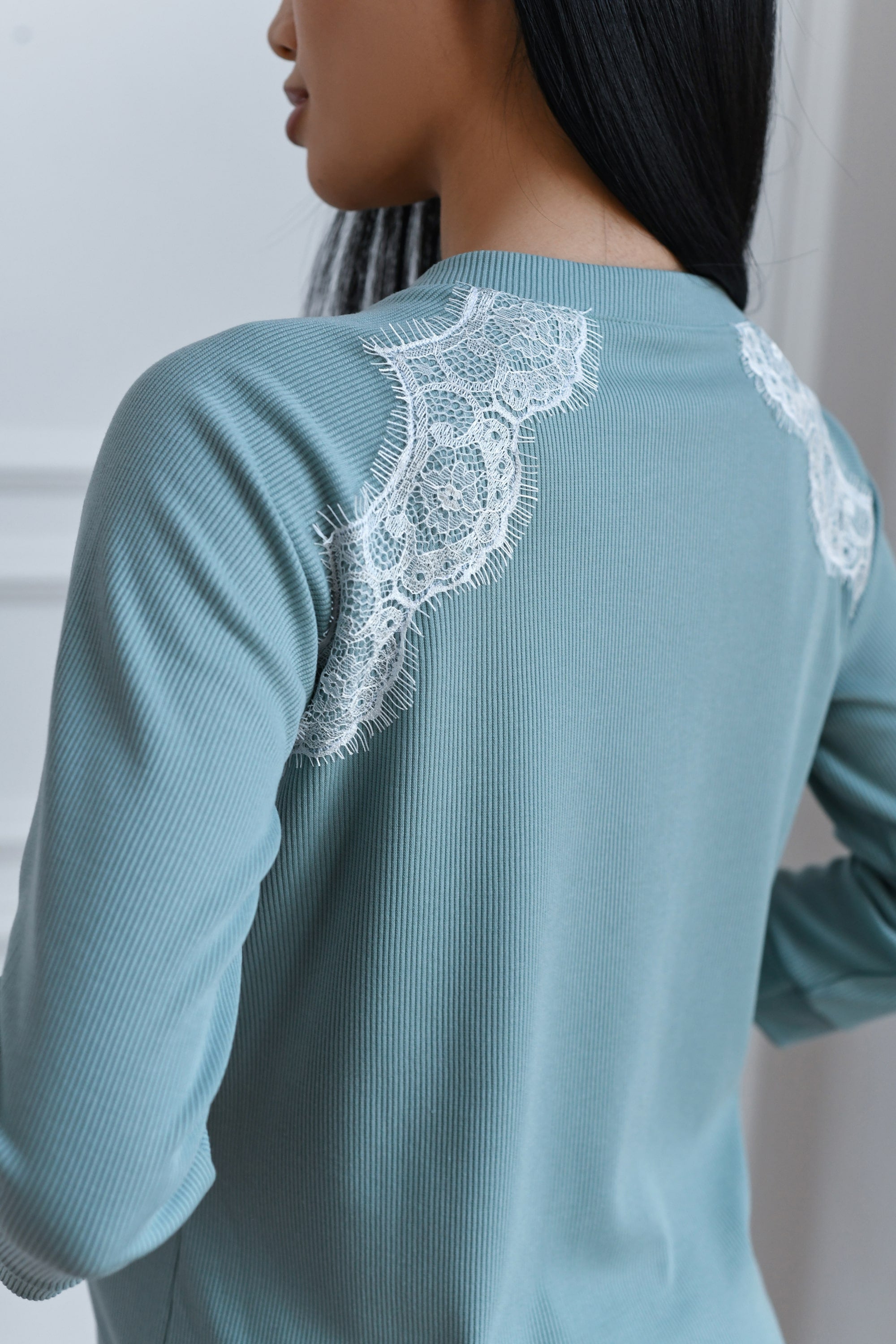 Трикотажное платье на кнопках 24181 Soft mint