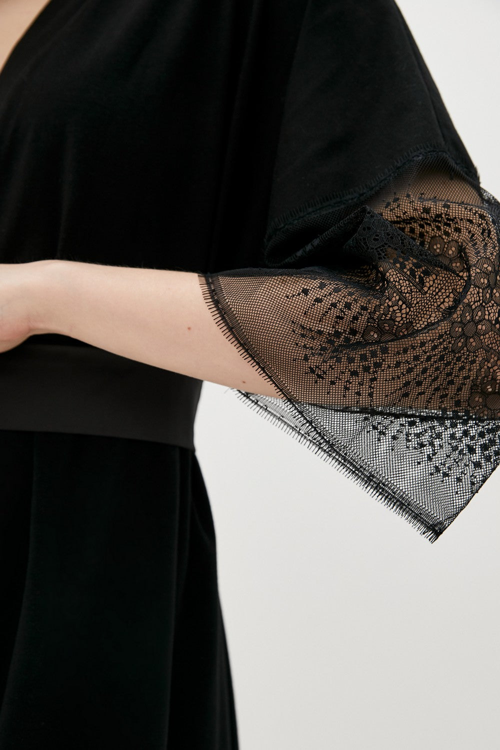 Хлопковый халат с кружевом Taurito black