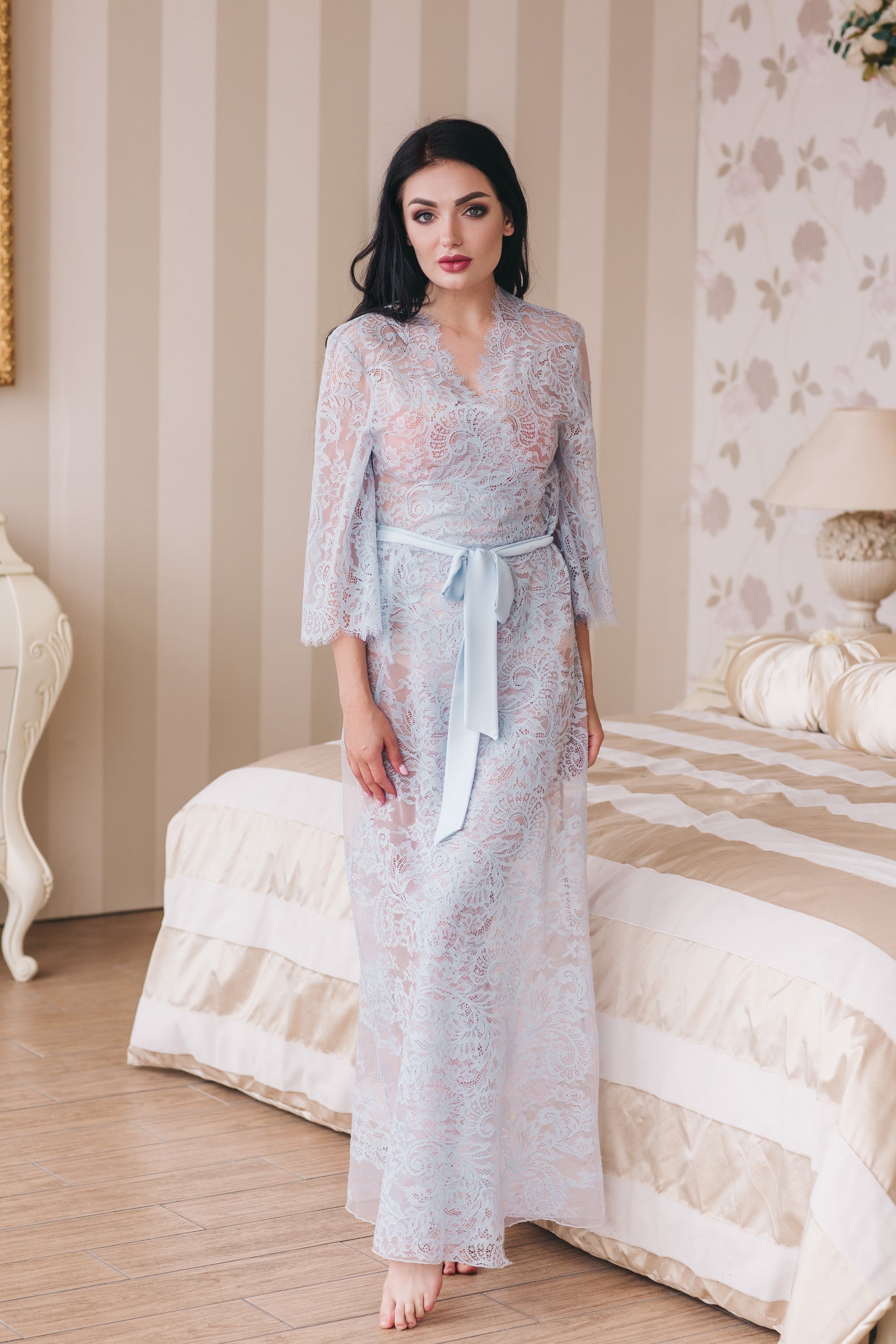 Кружевной пеньюар с атласным поясом 1302 light blue
