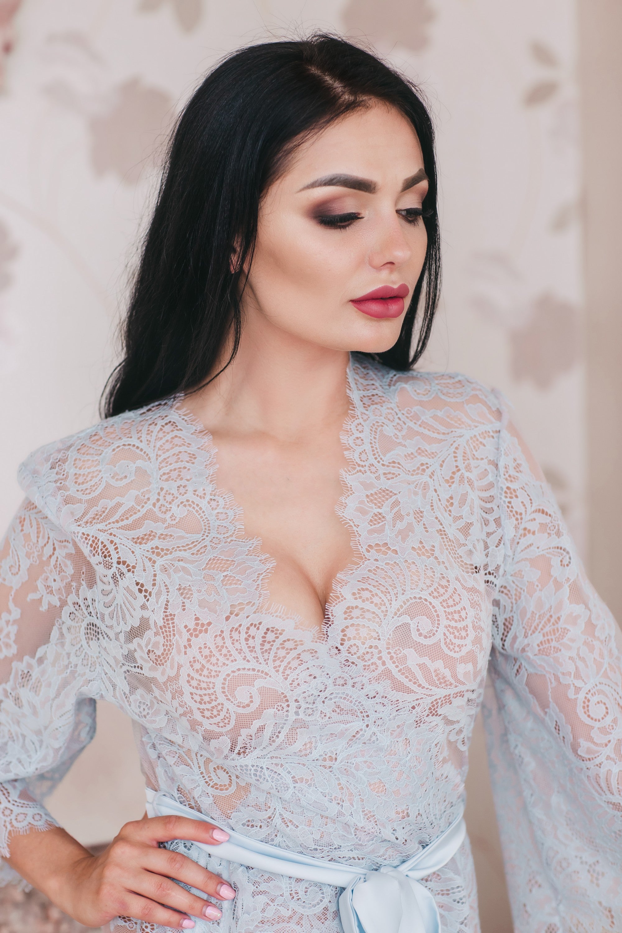 Кружевной пеньюар с атласным поясом 1302 light blue