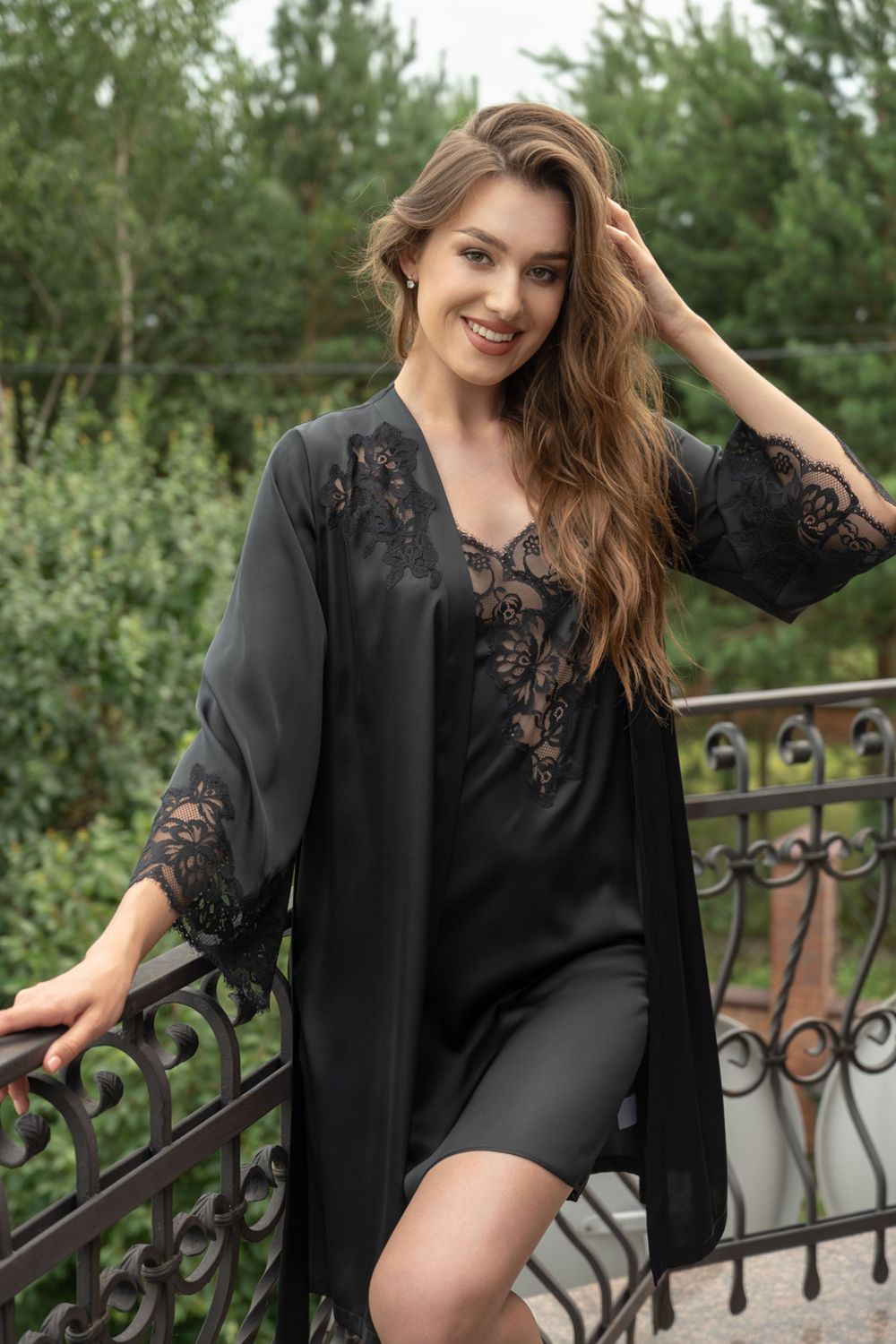 Атласный халат с кружевом 2302/1 black