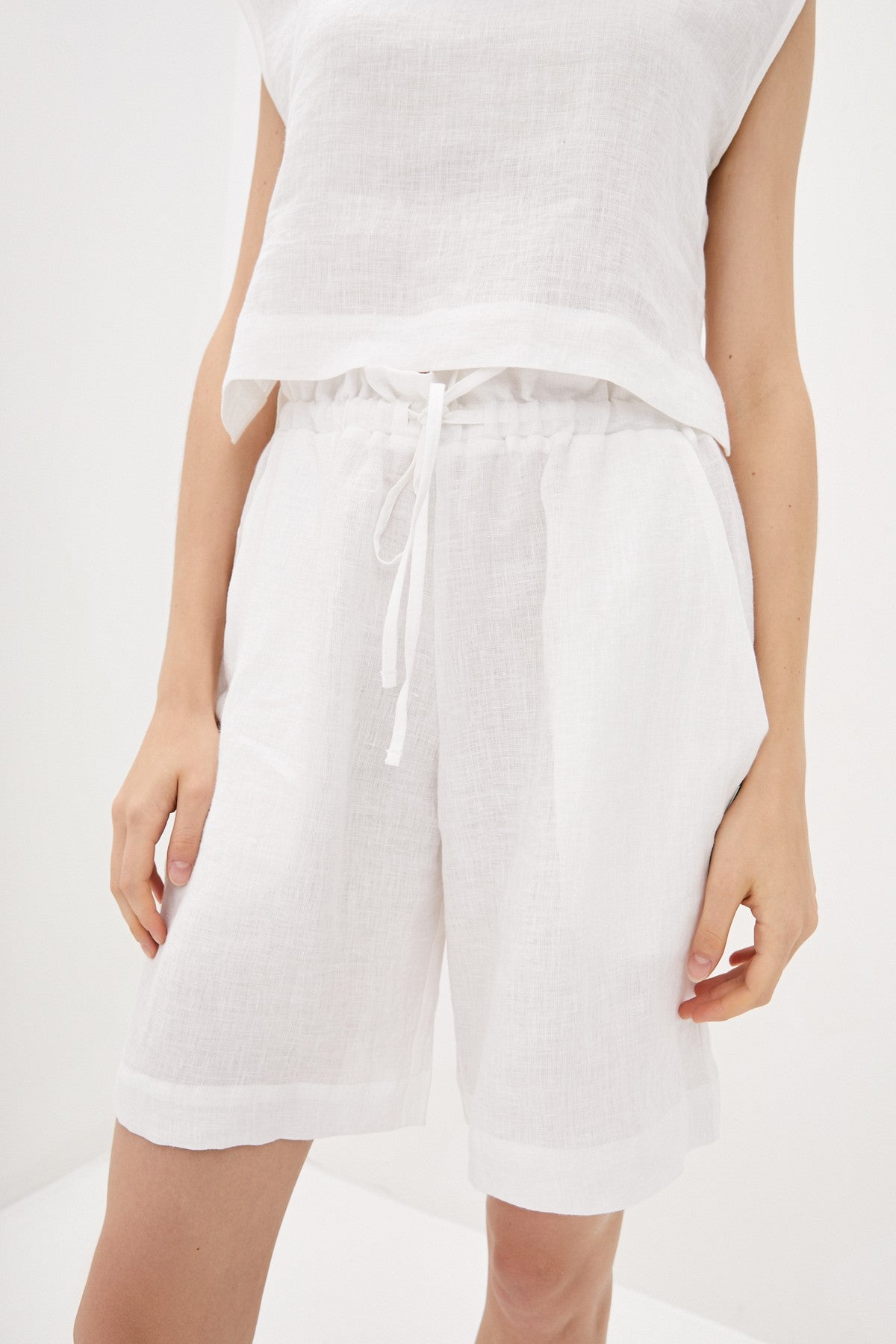 Льняной комплект с шортами 004 White