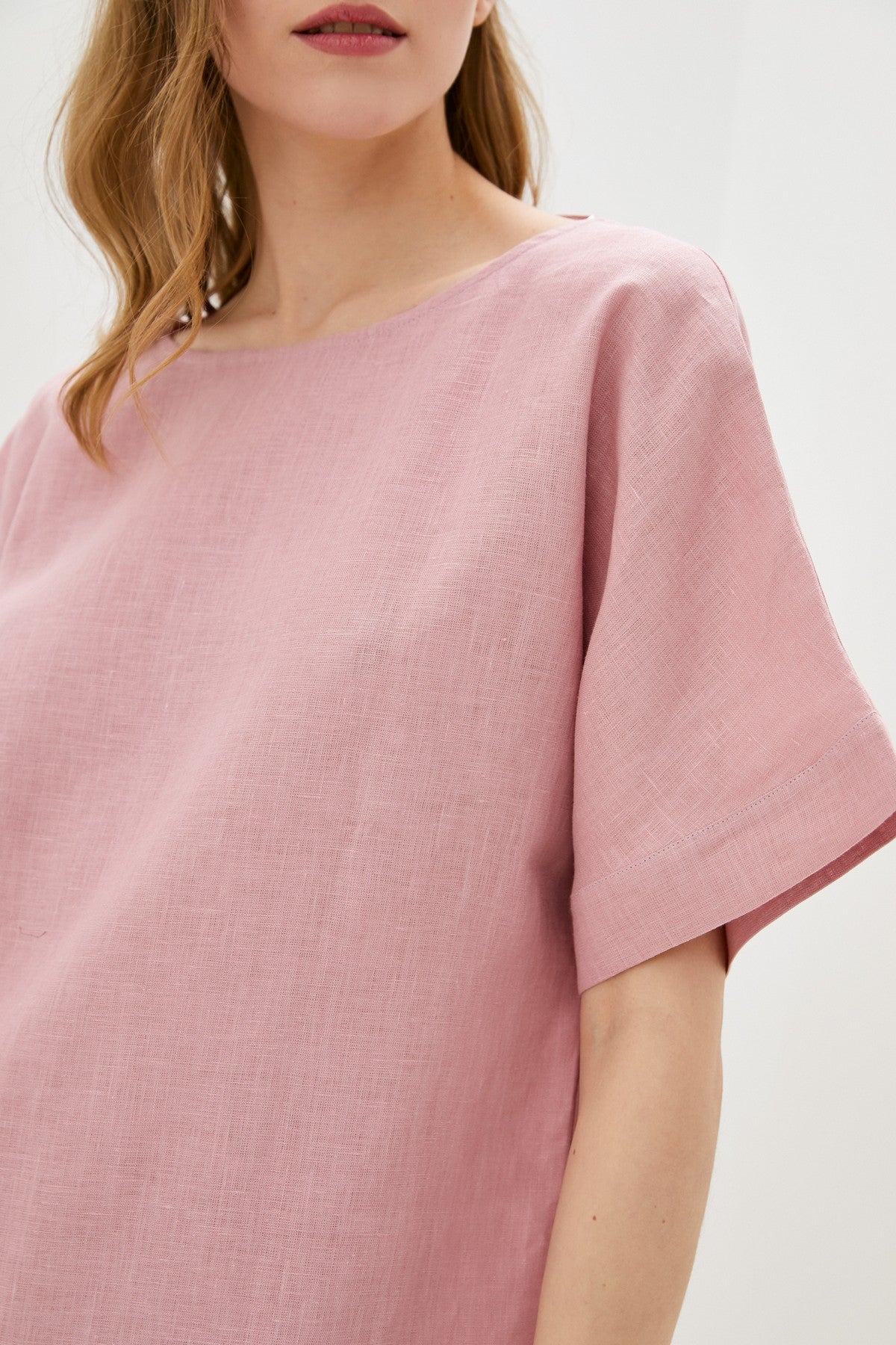 Льняное платье свободного кроя 009 Powder