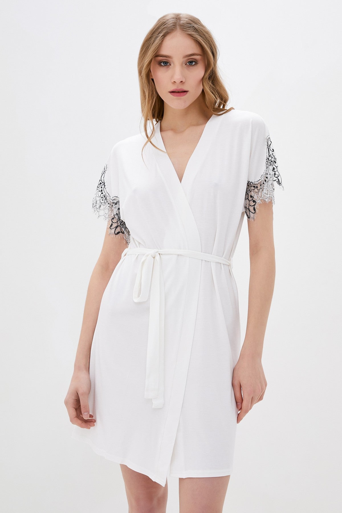 Халат с кружевом 033 Ecru