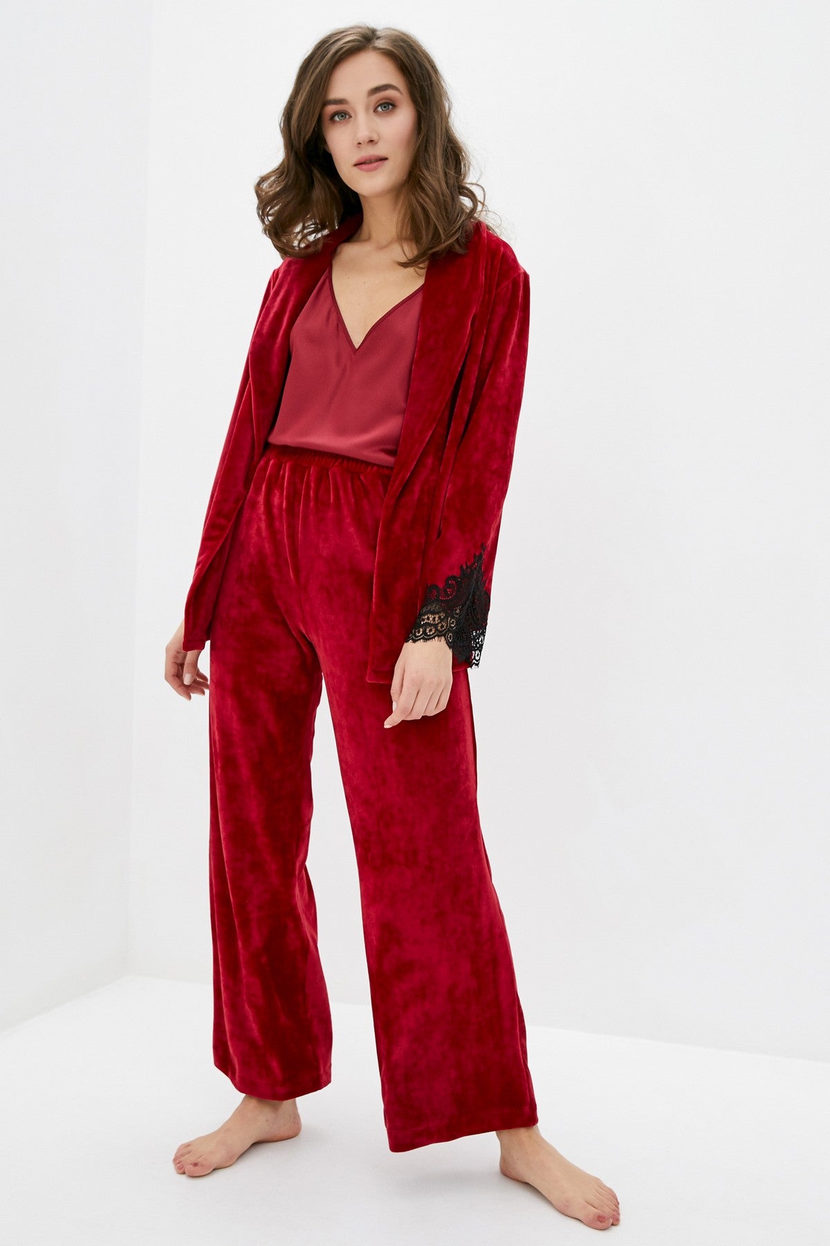 Велюровый комплект с кружевом 127 Wine