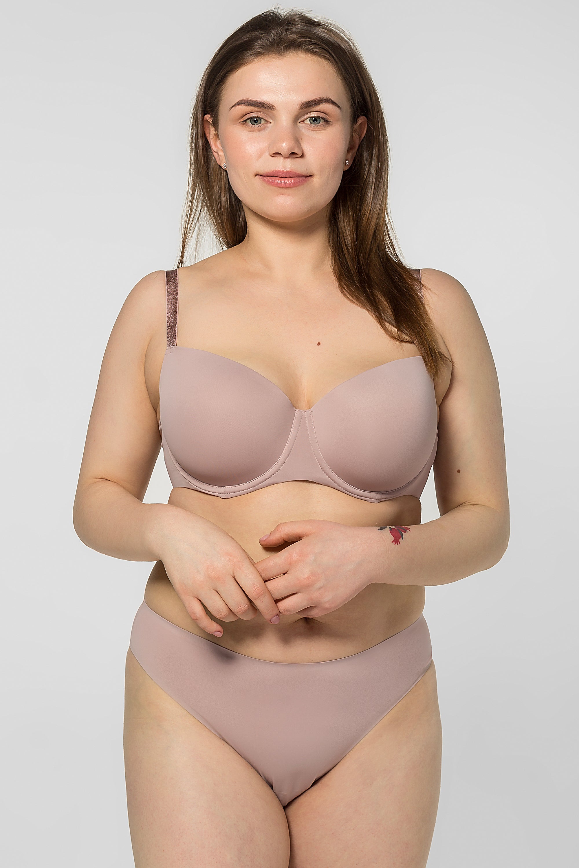 Гладкий бюстгальтер с поролоновыми чашками SLZ19801033