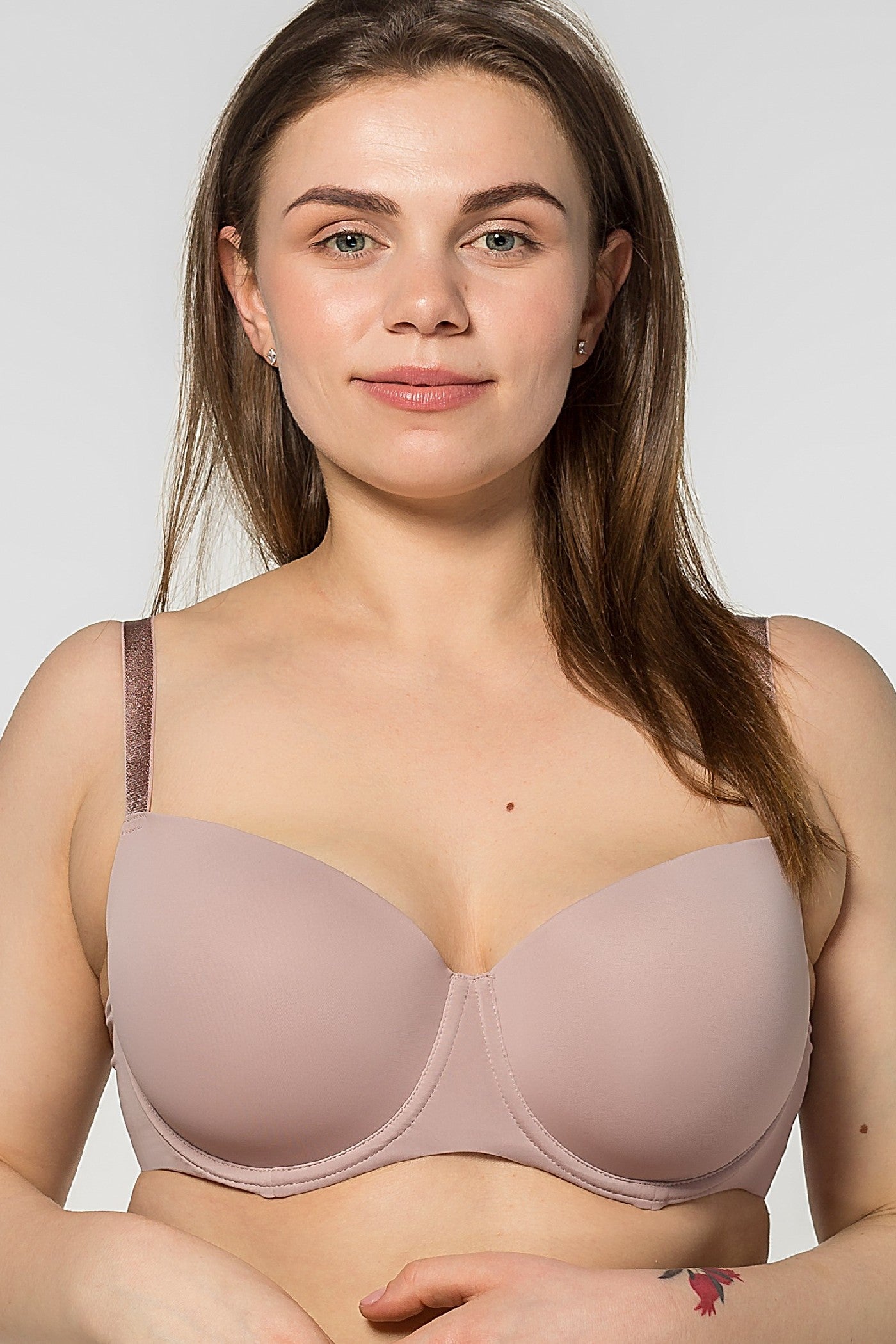 Гладкий бюстгальтер с поролоновыми чашками SLZ19801033