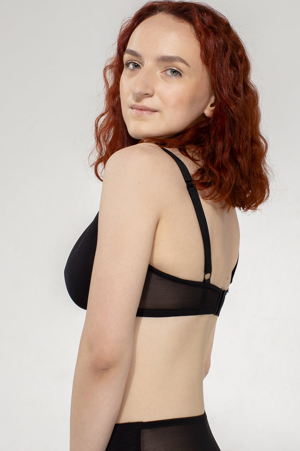 Формованный бюстгальтер на косточках SLZ23601108/108LC black