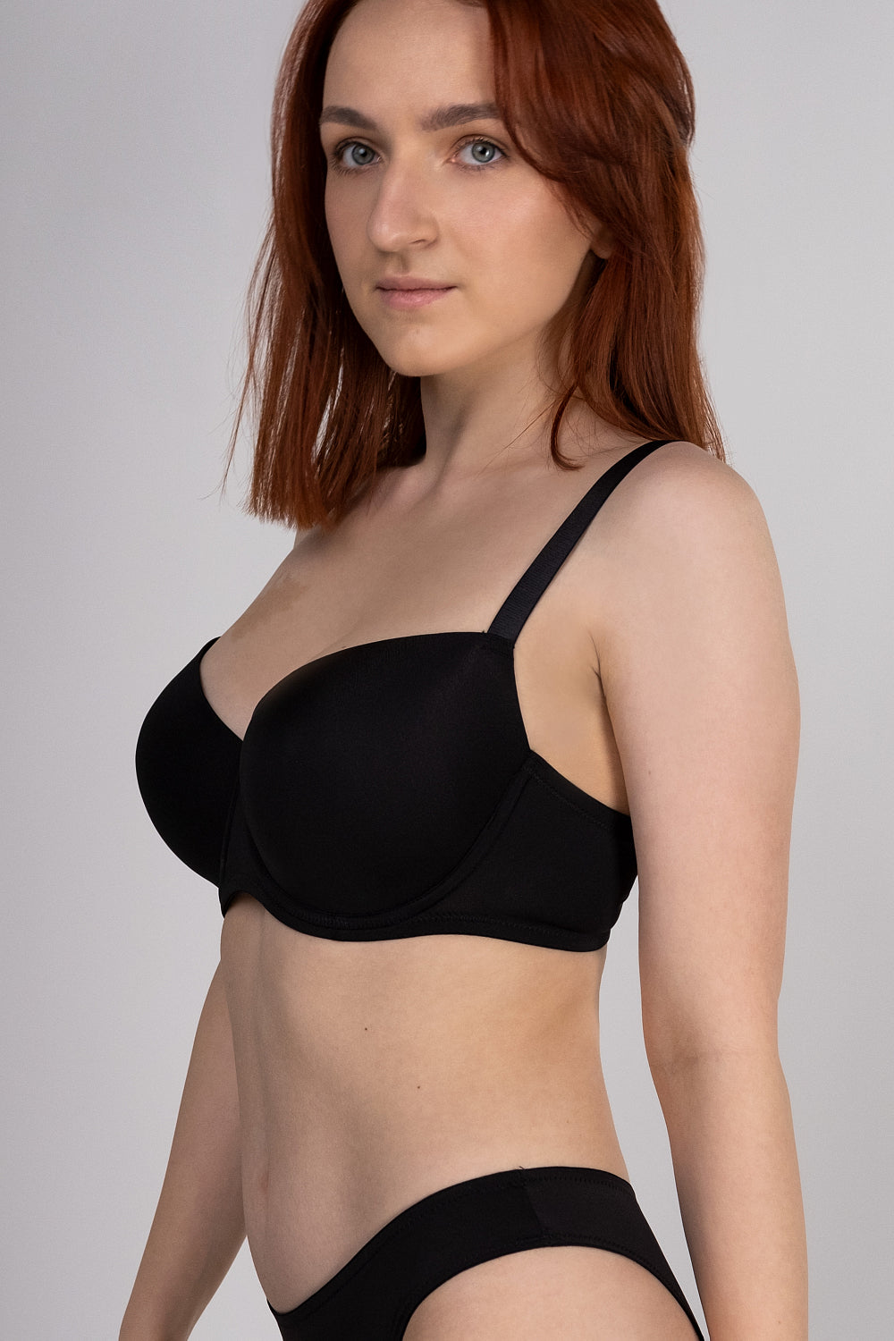 Формованный бюстгальтер на косточках SLZ24001033/033BC black