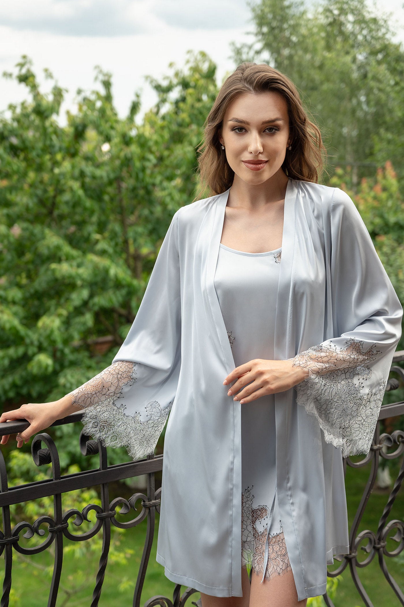 Атласная сорочка с кружевом 2301 grey