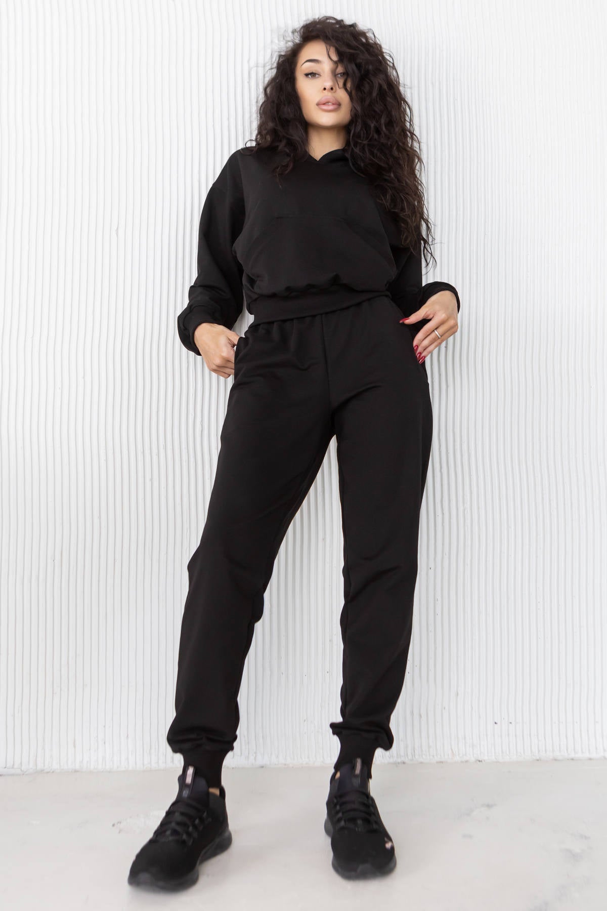 Брюки-джоггеры с карманами E1-LD10