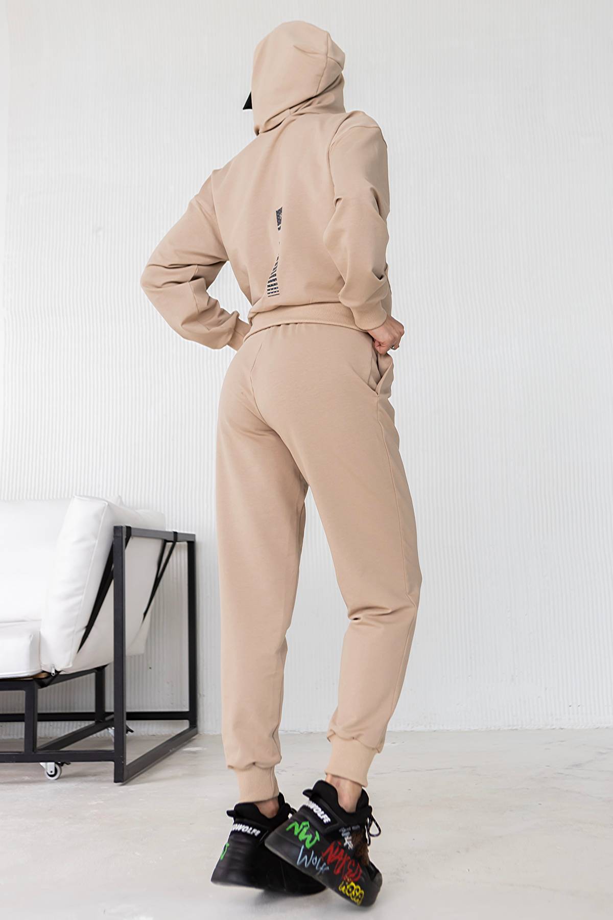 Брюки-джоггеры с карманами E1-LD32