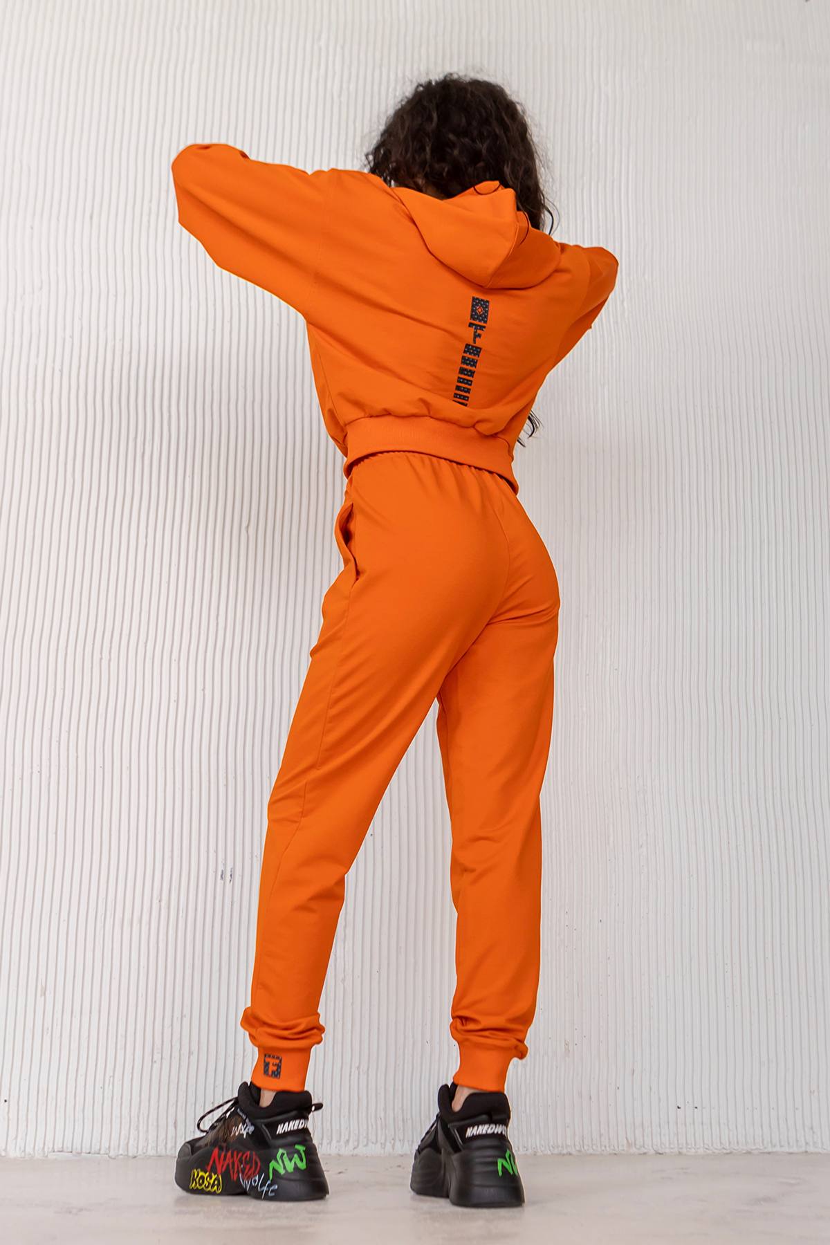 Брюки-джоггеры с карманами E1-LD58