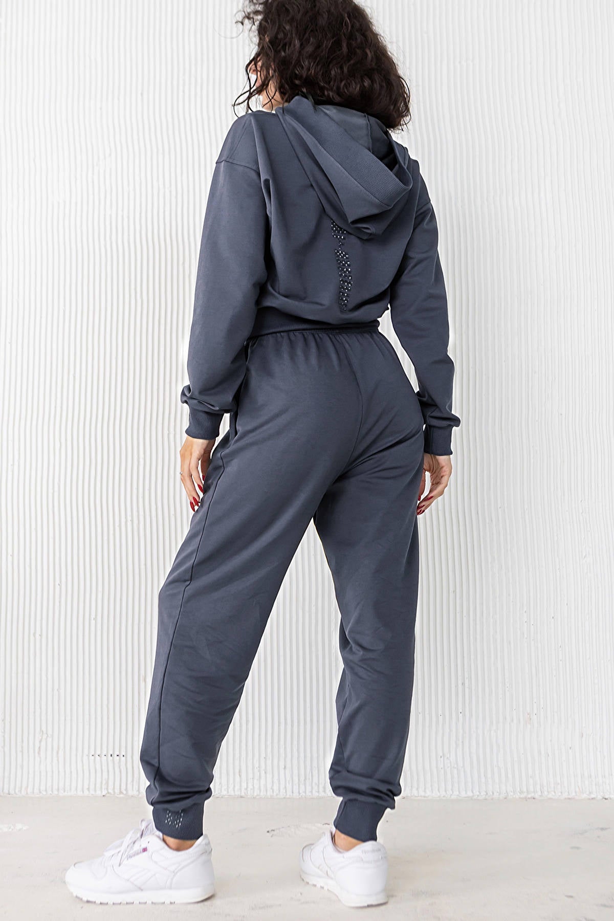 Брюки-джоггеры с карманами E1-LD9