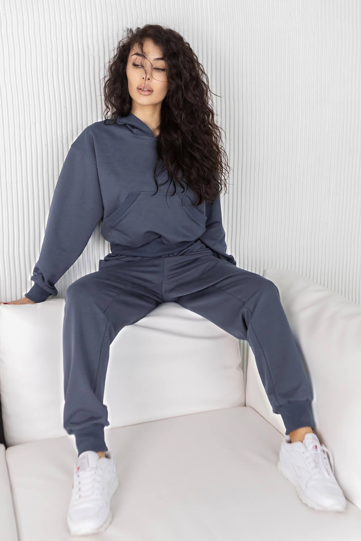 Брюки-джоггеры с карманами E1-LD9