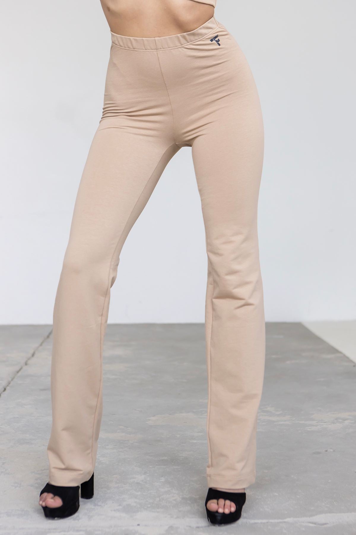 Прямые брюки на резинке E5-LD32