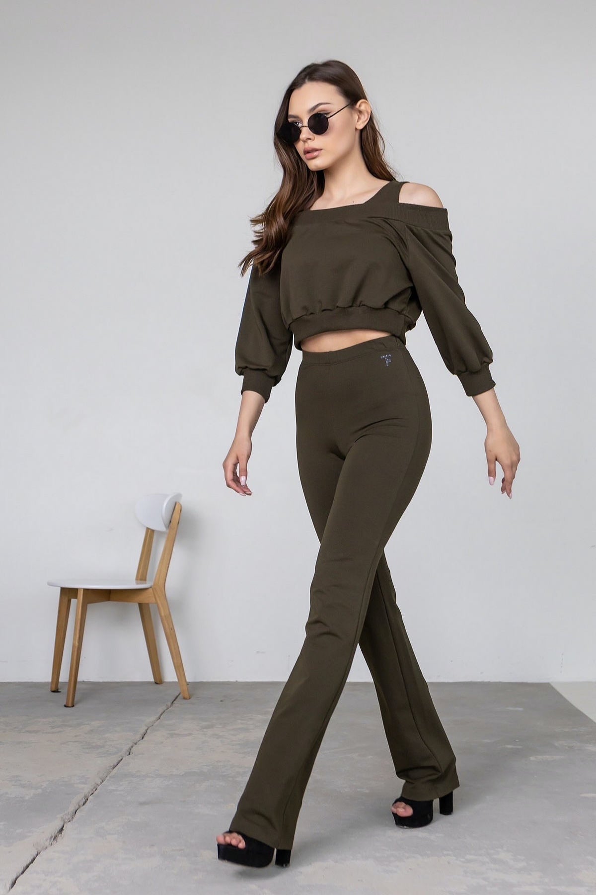 Прямі штани на резинці E5-LD36