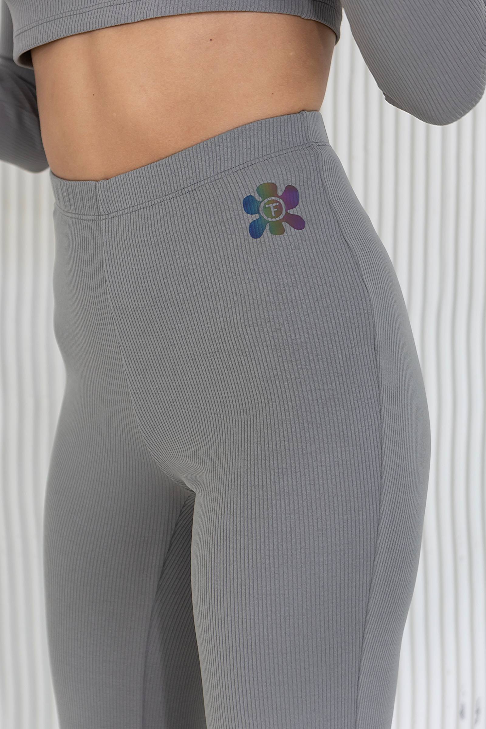 Прямые брюки в рубчик E5-TR9