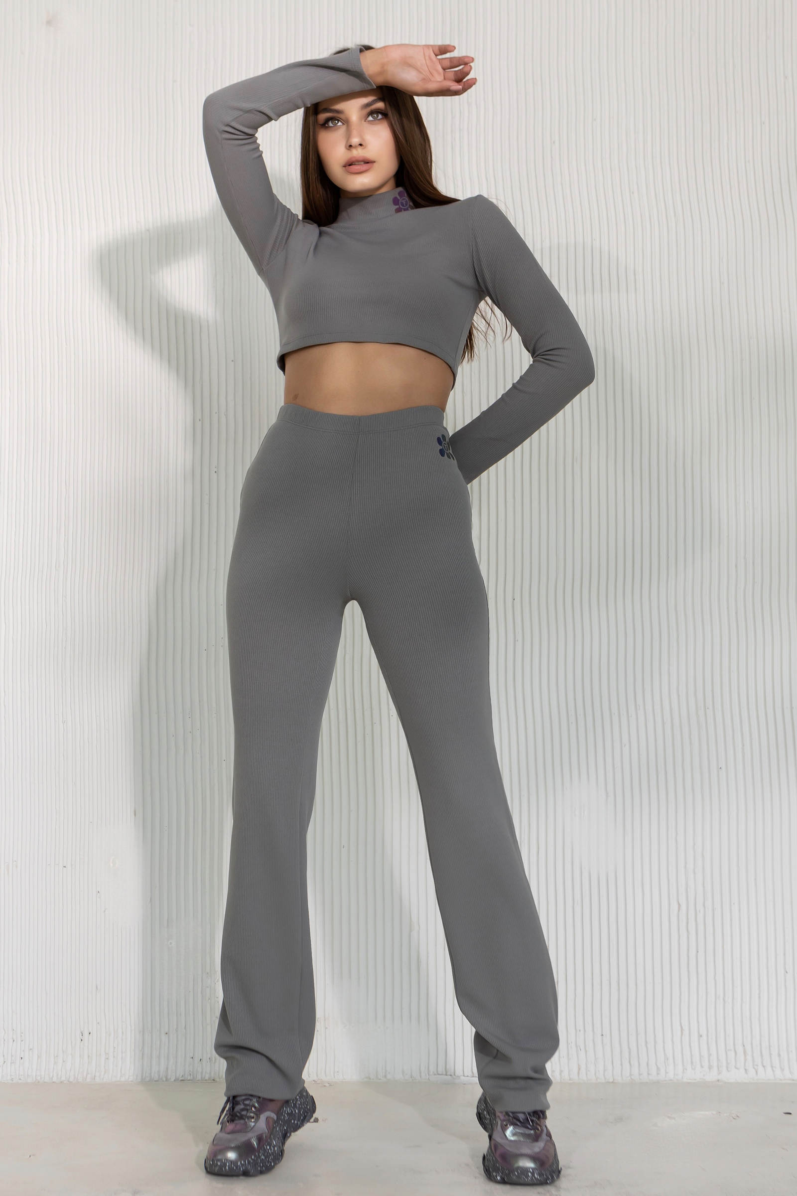 Прямые брюки в рубчик E5-TR9