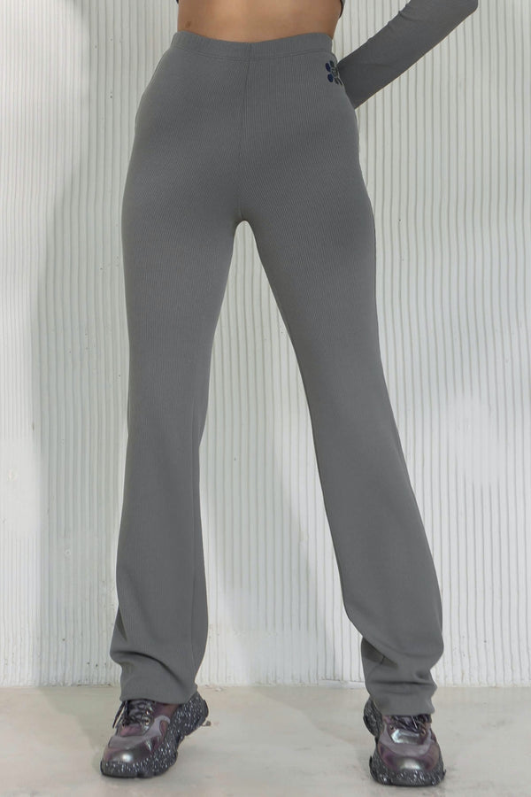 Прямые брюки в рубчик E5-TR9