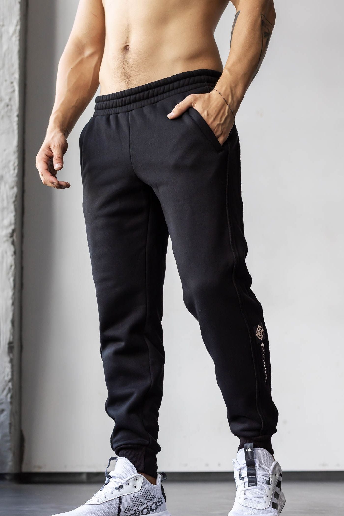 Утепленные мужские джогеры EM3-IS10