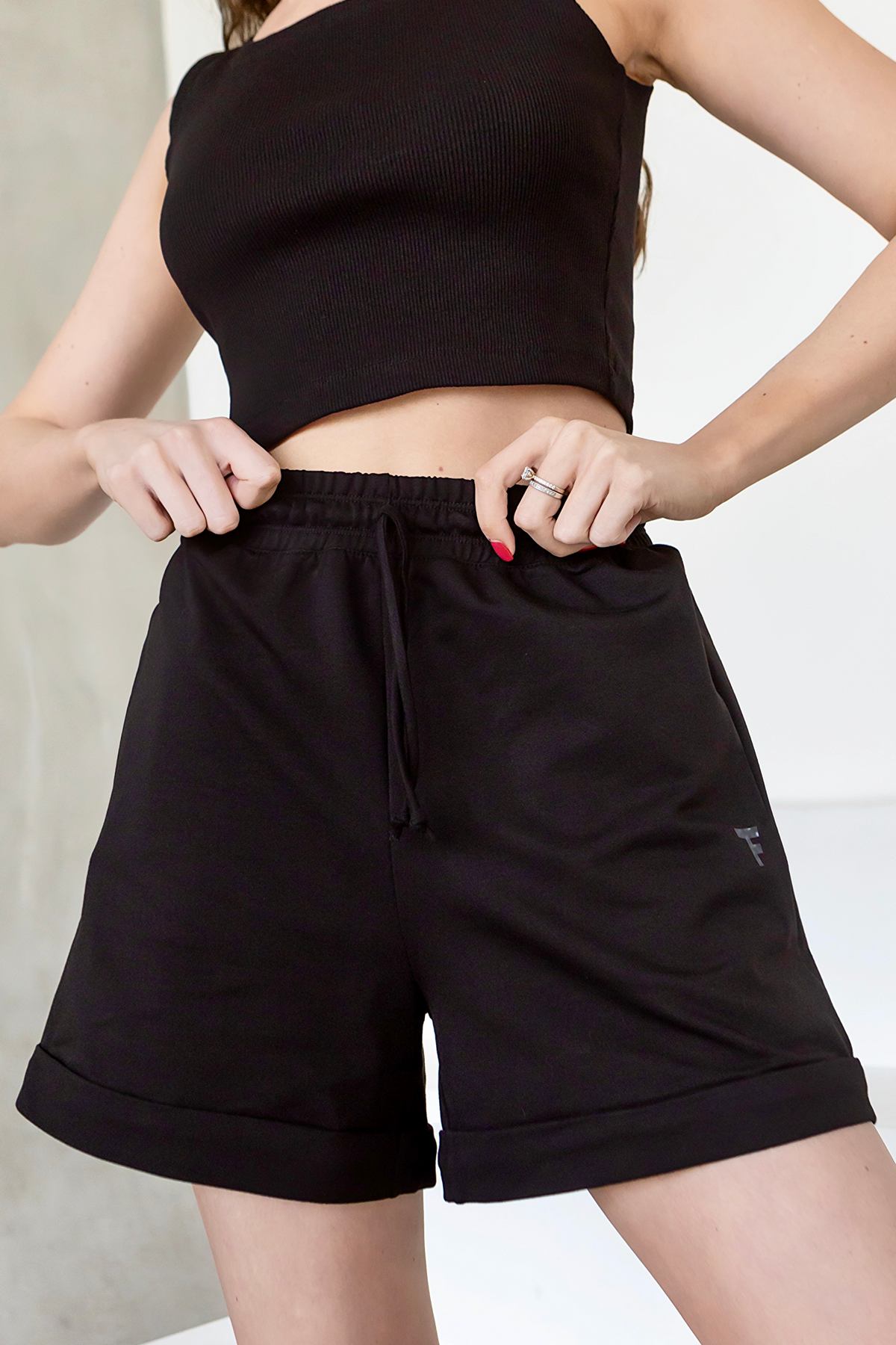 Хлопковые шорты с карманами H24-LD10