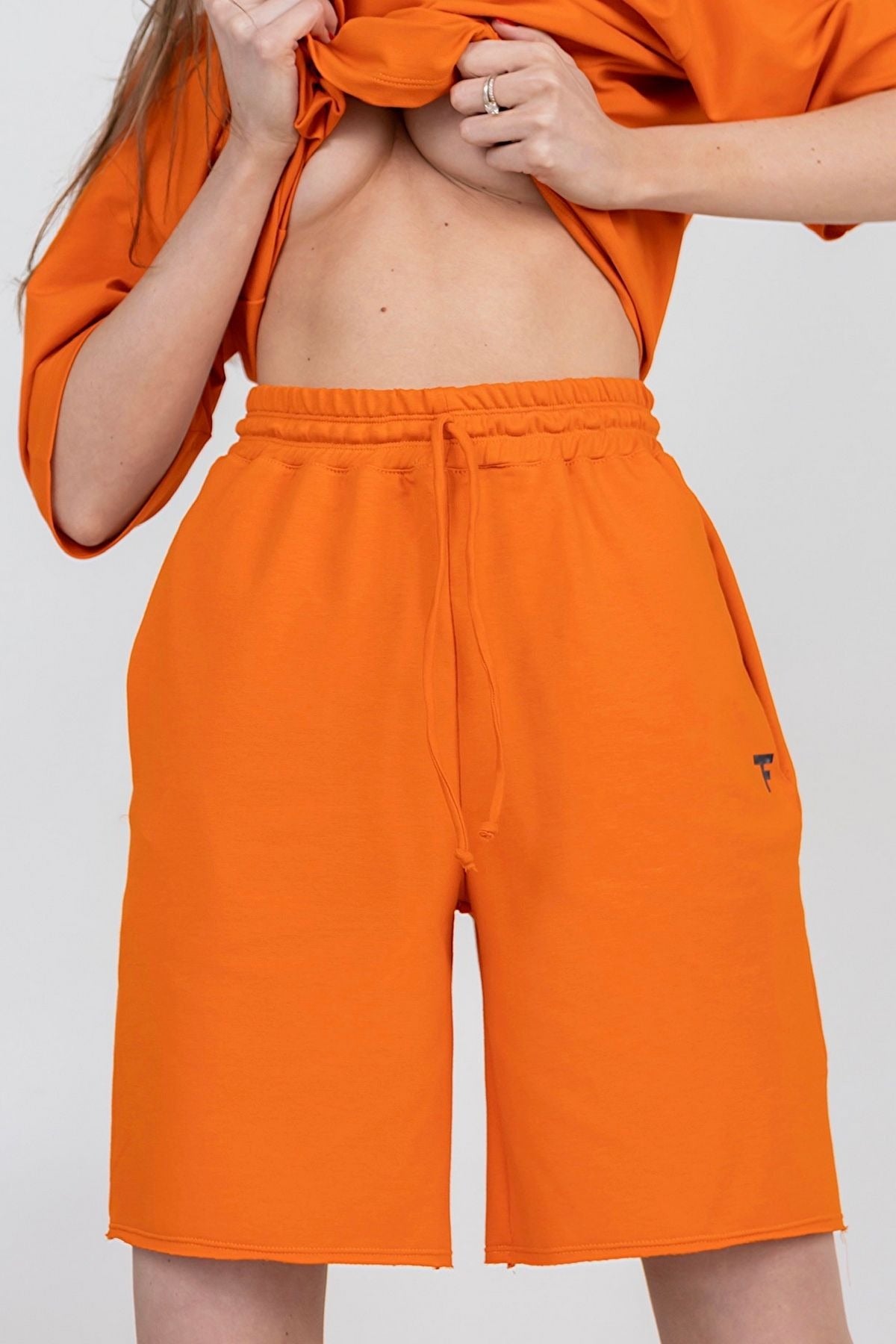 Хлопковые шорты-бермуды H25-LD58