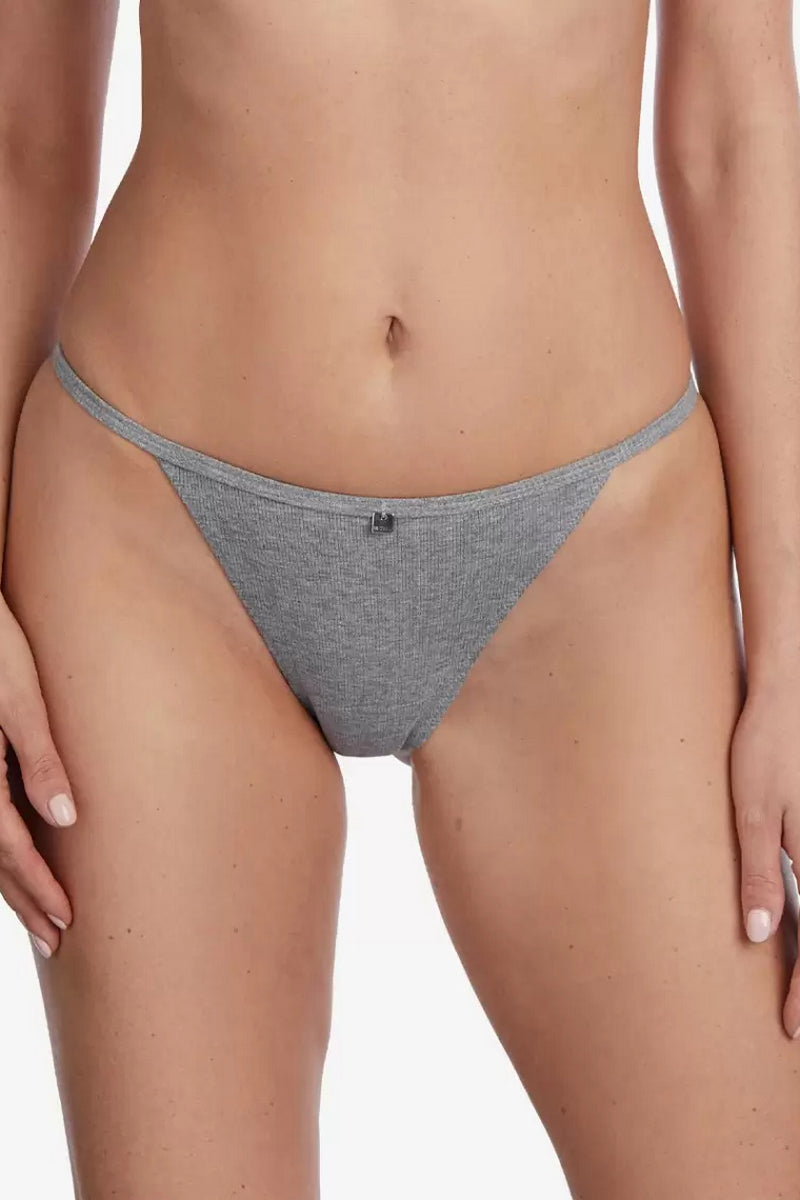 Трусики стринг в рубчик Безе С224