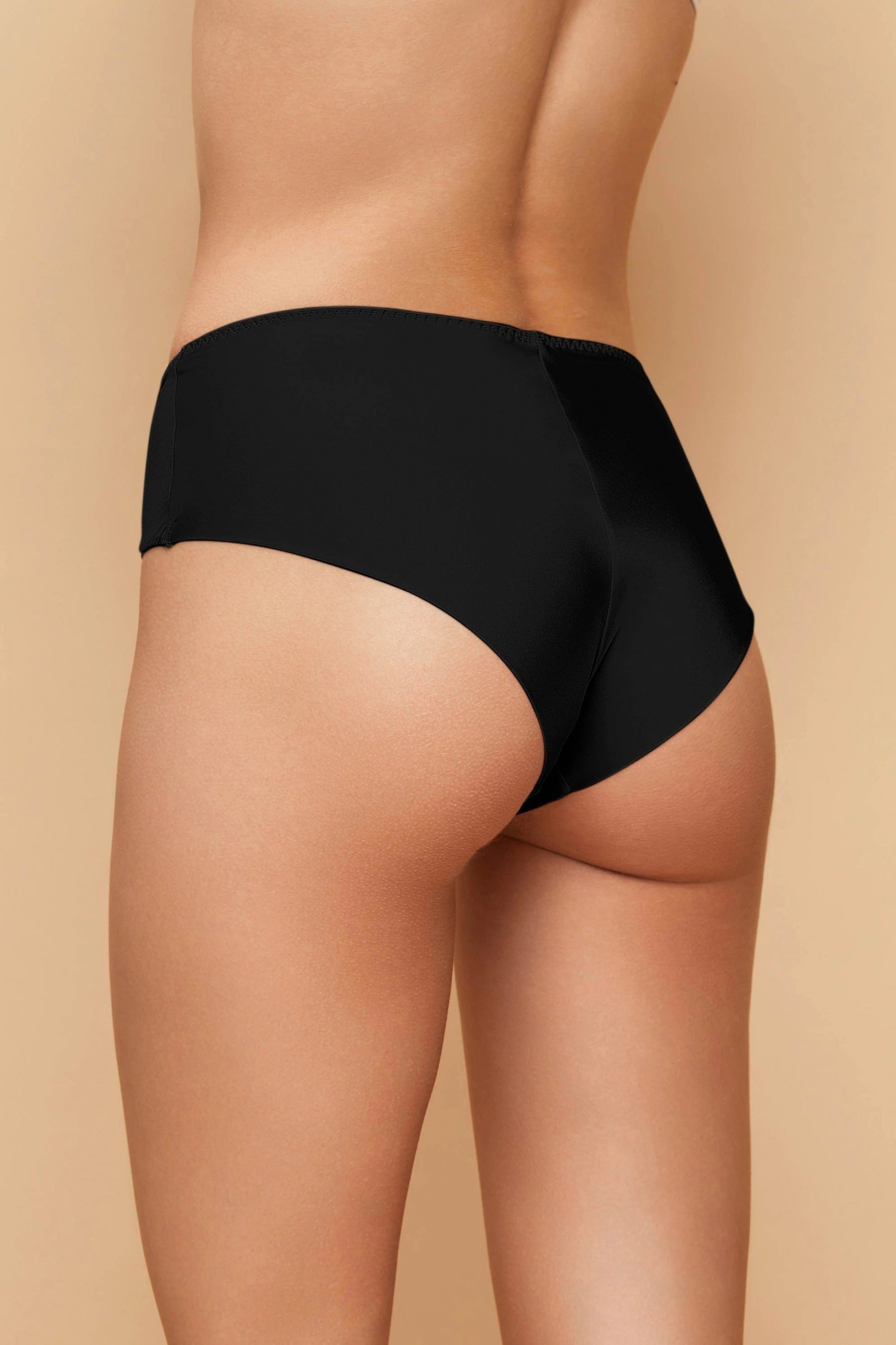 Гладкие трусики бразилиана 800-24 black