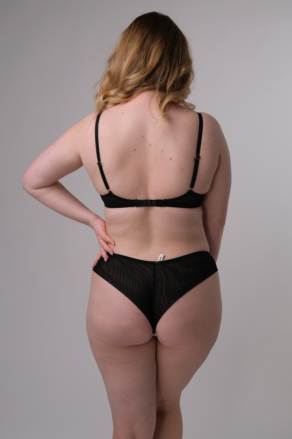 Формованный бюстгальтер с кружевом RG29 NOS beige/black