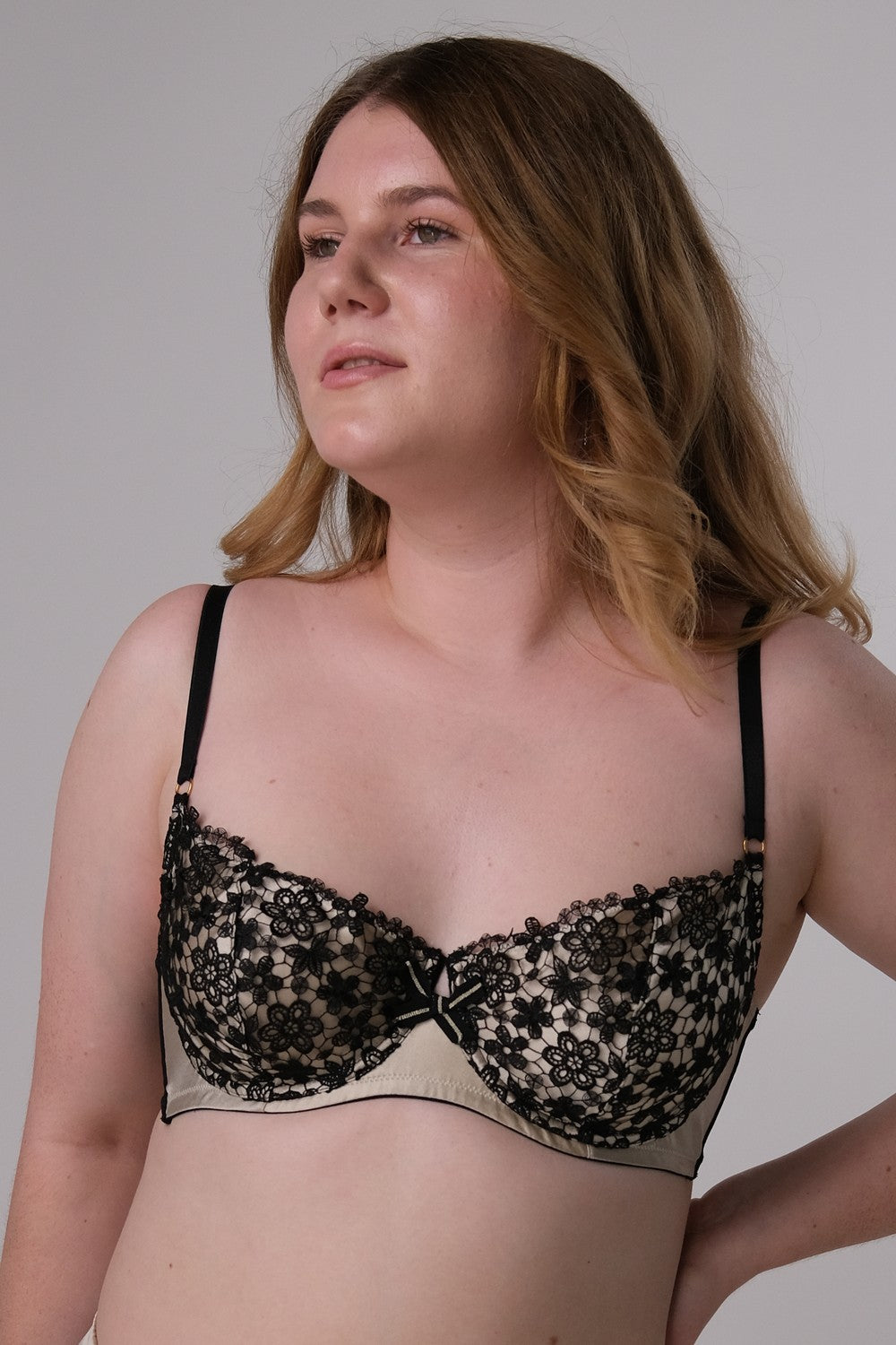 Формованный бюстгальтер с кружевом RG45 NOS beige/black