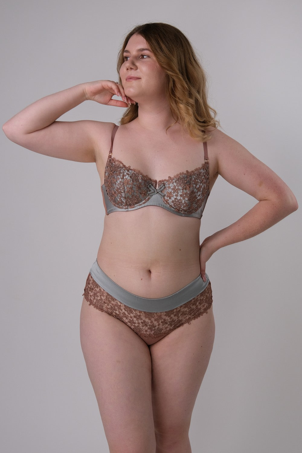 Трусики бразилиана с кружевом SH12 NOS gray/bronze