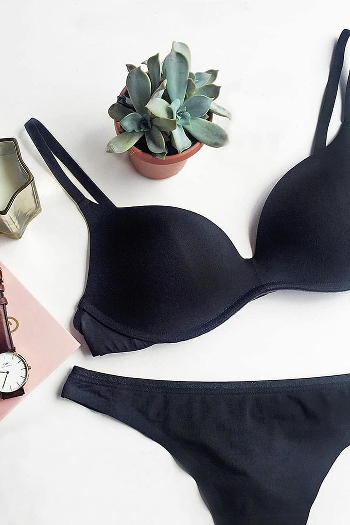 Трусики стринг с бесшовными краями W01P2 black